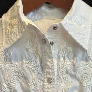 White floral pattern embroidered button down.